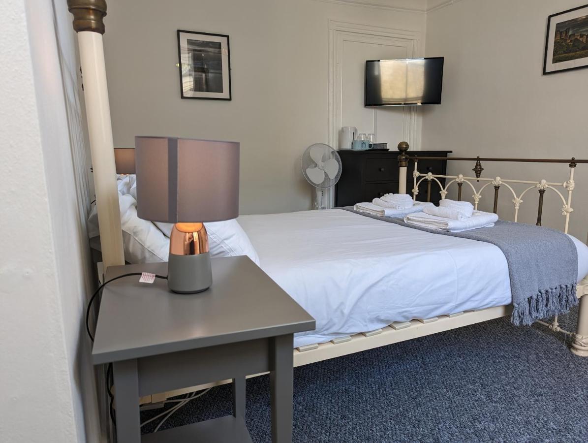 Holiday home Town - Short Lets & Serviced -