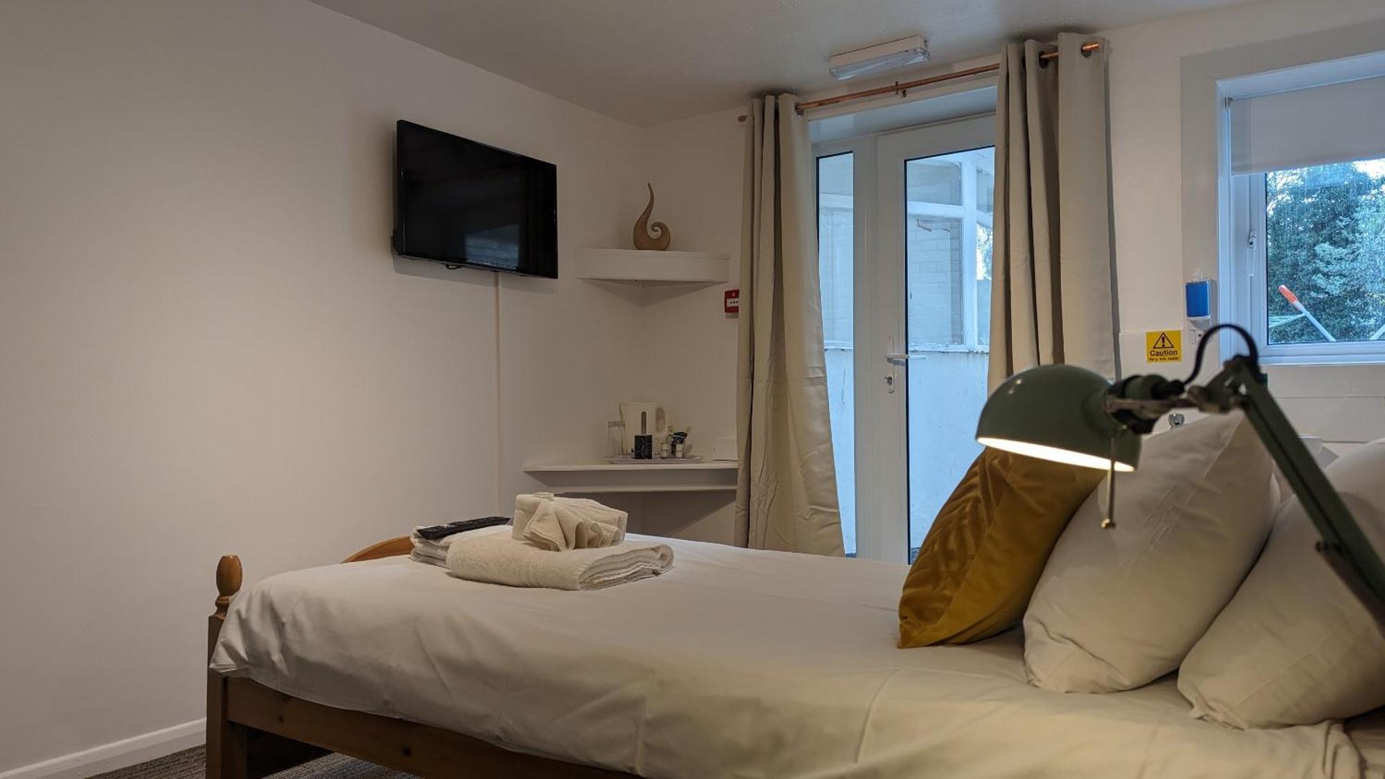 Holiday home Town - Short Lets & Serviced -