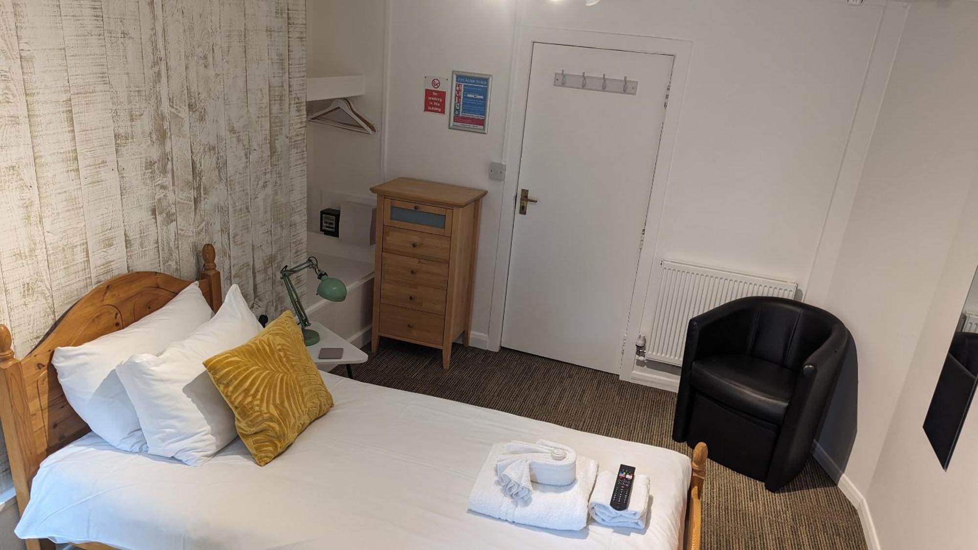 Holiday home Town - Short Lets & Serviced -