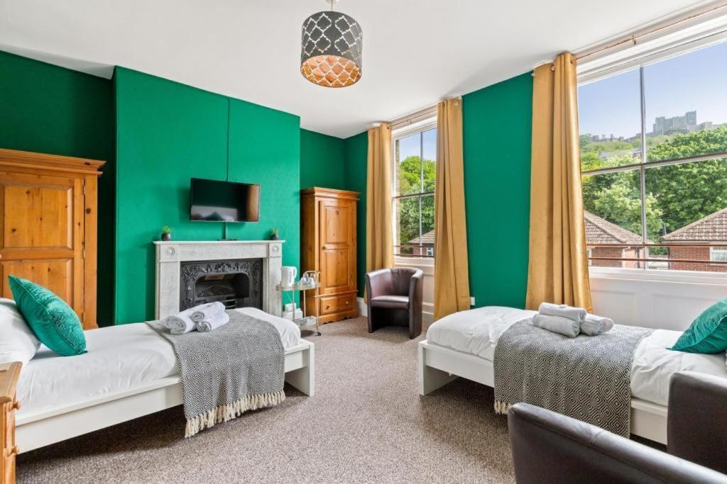 Town - Short Lets & Serviced - Holiday home *